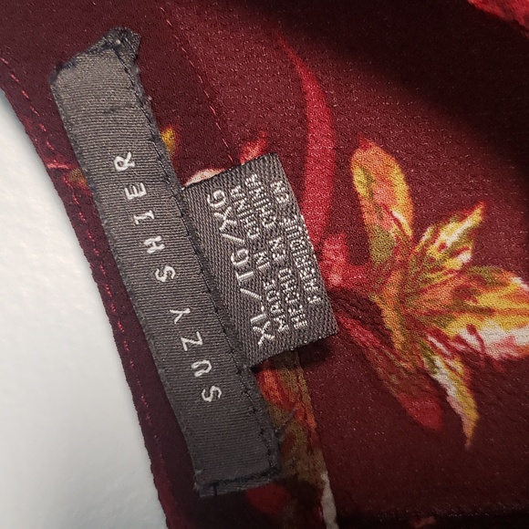 ๐งโ๐10/10๐งโ๐๐Suzy Shier Floral top in XL p2p 22๐ - Picture 4 of 5